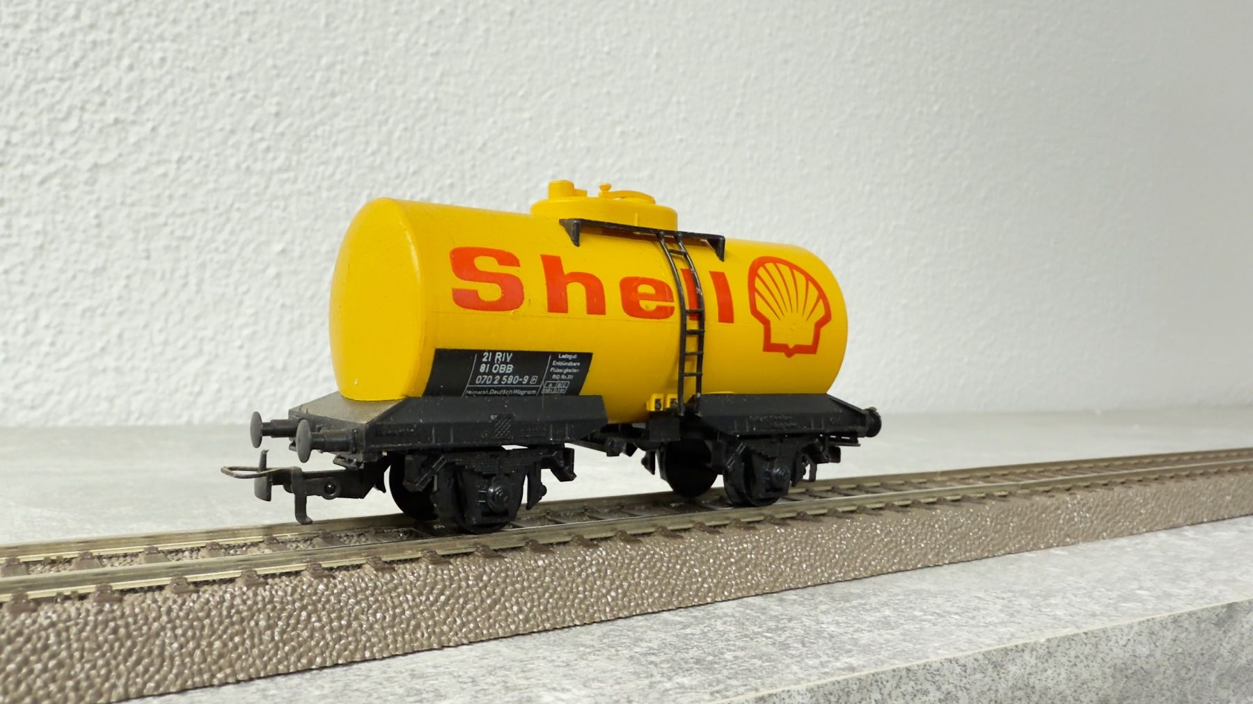 Kleinbahn Modellini di ferrovie: Kleinbahn Shell Tankanhänger H0 / DC mit EVP – Usato da Schlieren venduto da rat_lq6b 3