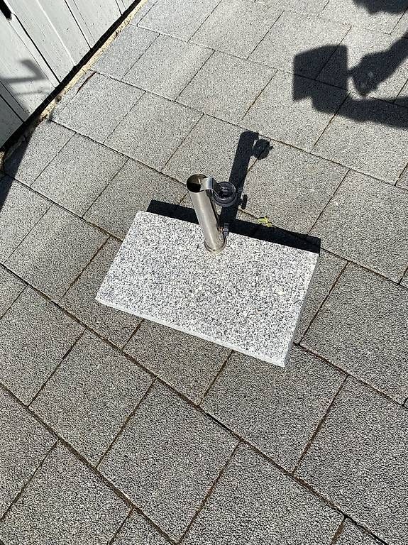 : Sonnenschirmständer – Gebraucht aus Strengelbach von Luftschutzsoldat