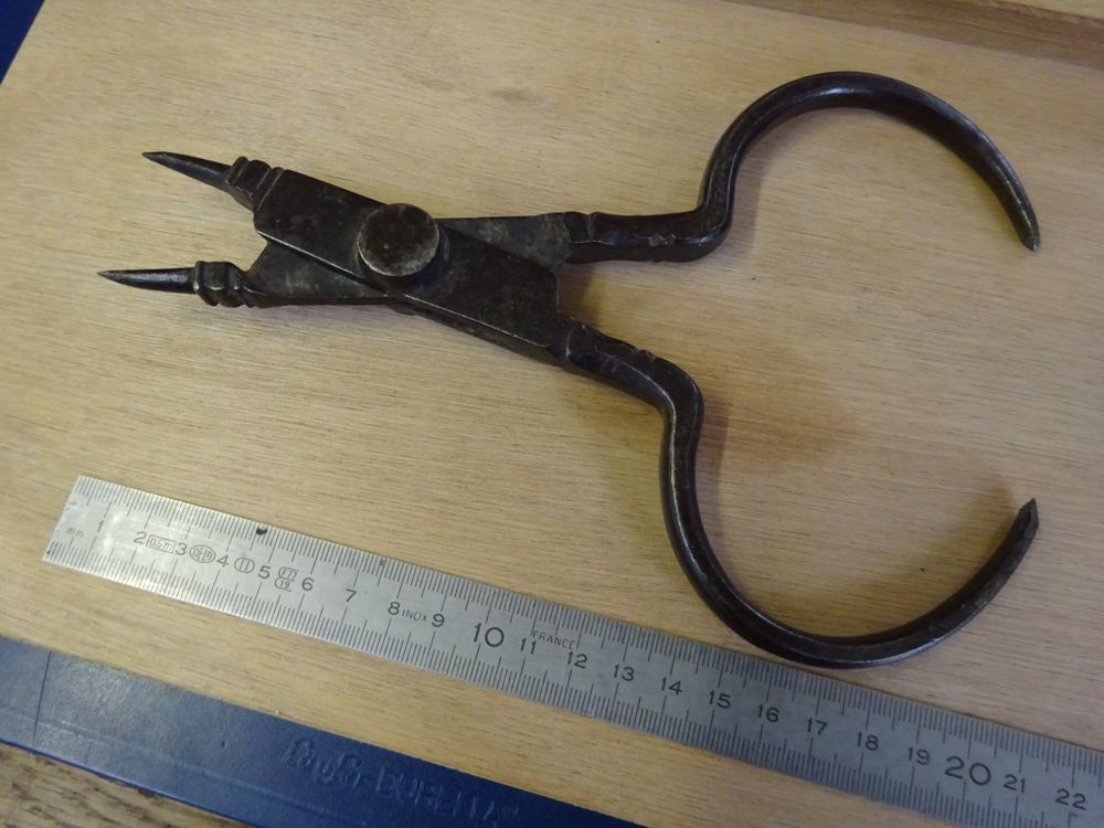 Pilgrim Holzofen-Werkzeugset Aus Geschmiedetem Eisen – Mit Schaufel, Poker, Besen – 58 Cm Hoch