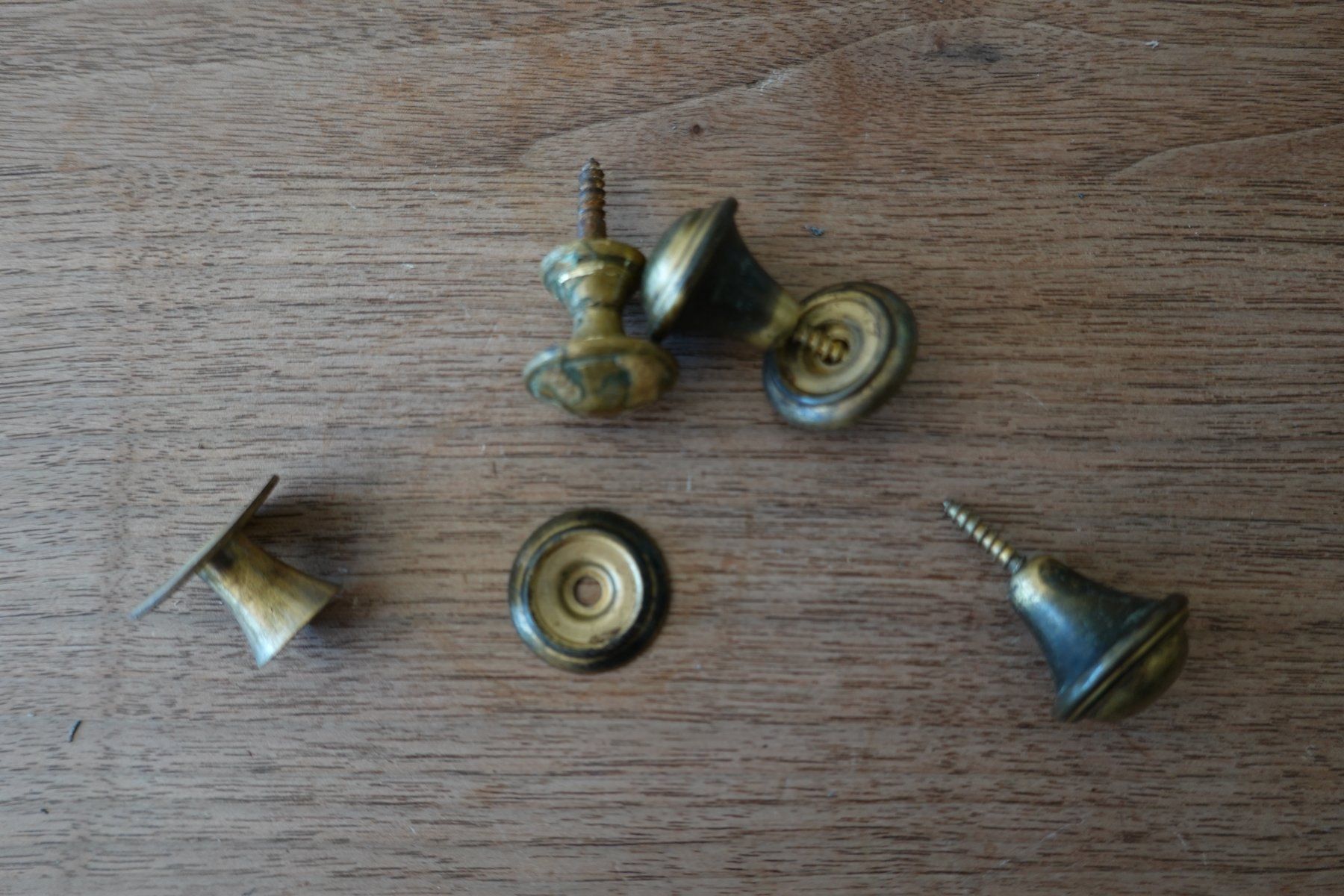 Eisenwaren: Möbelknopf - Kommodengriffe - Schrankgriffe- antik – Gebraucht aus Hausen AG von nordost 2