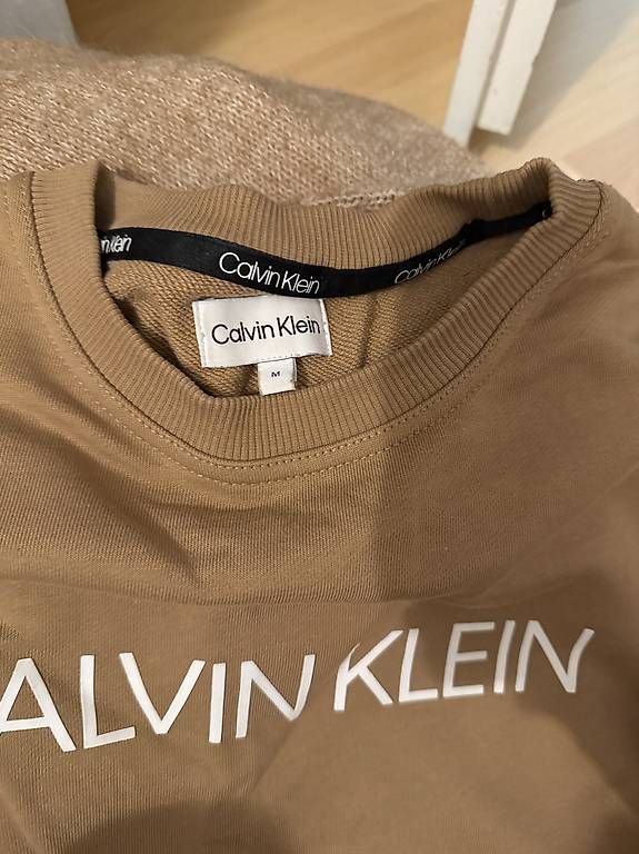 Pulls & Sweat-shirts: Calvin Klein Pulli – D'occasion à Pfäffikon ZH par cer_8rd7 1