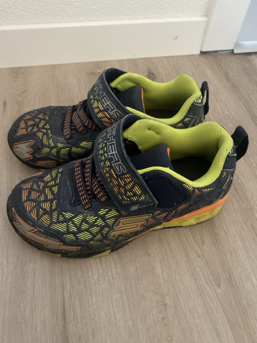 Skechers Scarpe per ragazzi: Skechers bleu jaune taille 31 – Nuovo (secondo la descrizione) da Chamoson venduto da Pince26 1
