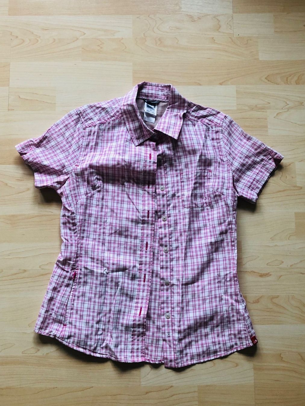 North Face Blusen: Kurzarm Wander Bluse North Face Gr. S rot weiss – Gebraucht aus Münchenbuchsee von ryros