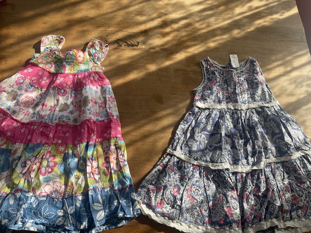 Lotti & Set di vestiti: Kleiderpaket Gr. 104 / 8 Stk. Ware – Usato da Suhr venduto da RIE83 1