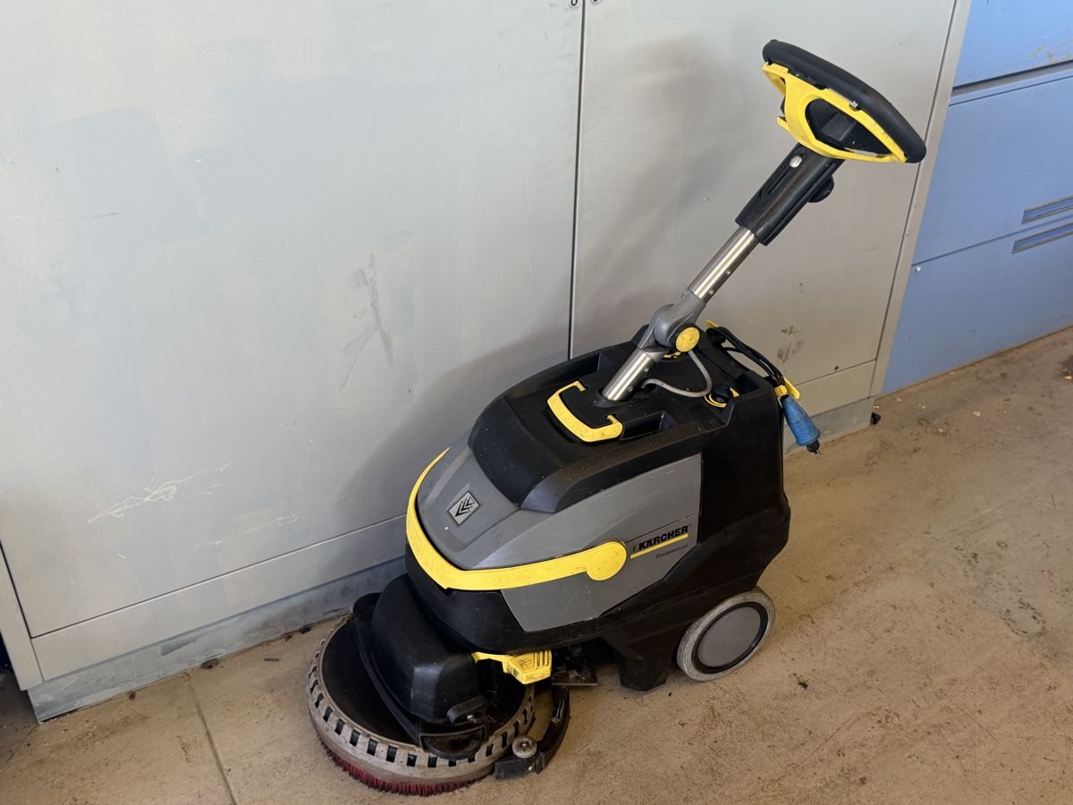 Kärcher Tutte le macchine: KARCHER® Professional BD 38/12 C – Usato da Zullwil venduto da Autocentersalii 1