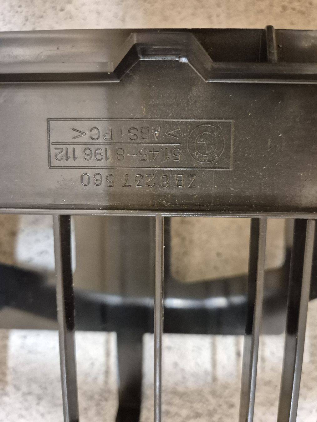 BMW Toutes les pièces auto: Radioblende BMW e46, Funktionsträger – D'occasion à Sursee par wmbcar 1