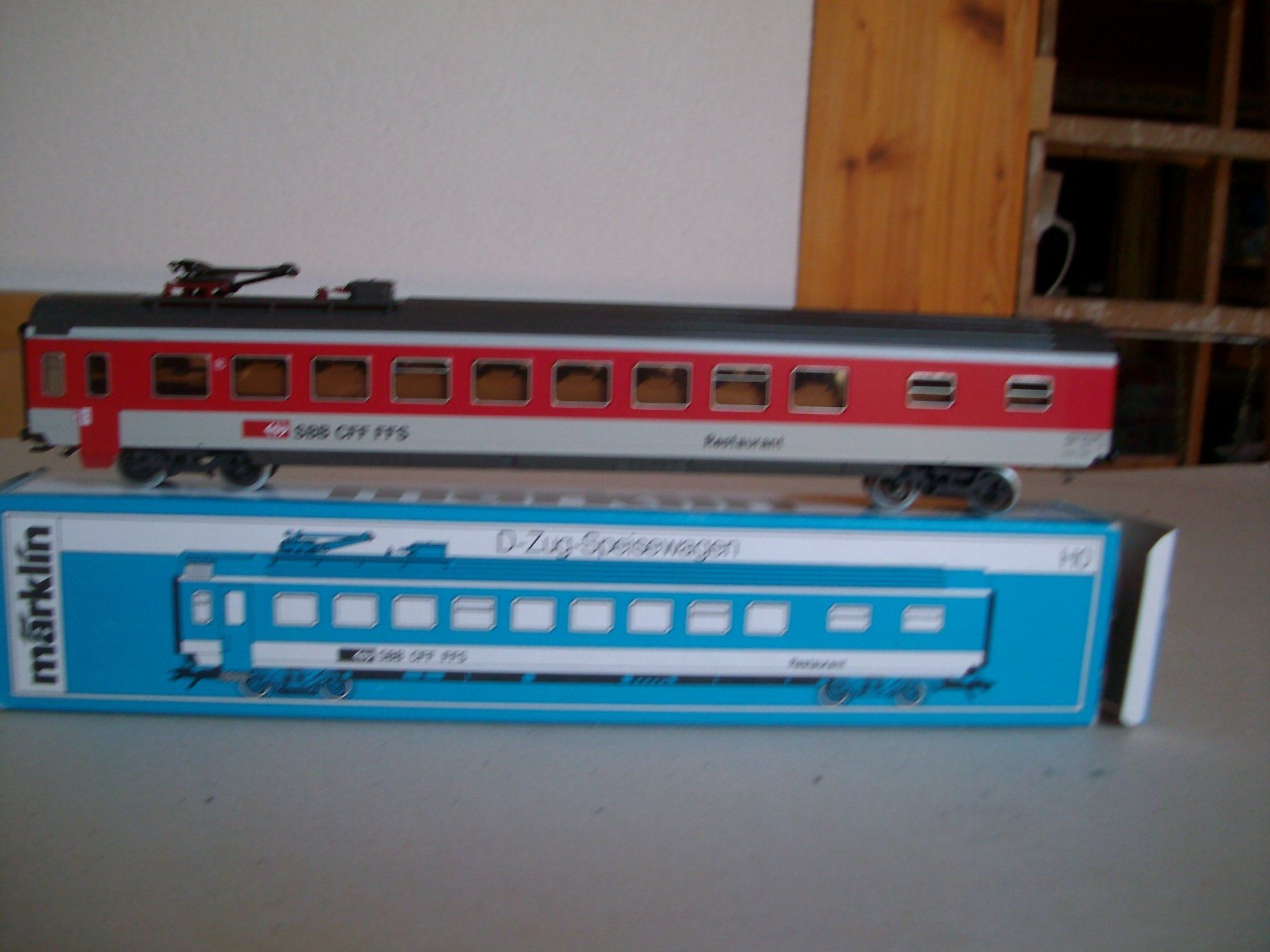 Märklin Modellini di ferrovie: WRm 61 Speisewagen SBB noch mit Stromabnehmer – Usato da Basel venduto da Strohwitwer