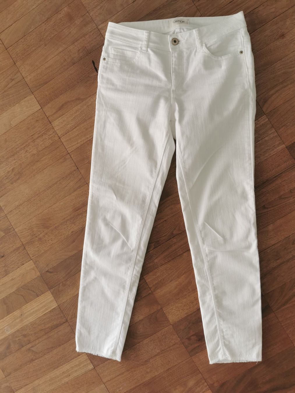 Jeans: Weisse  Sommer Jeans  wie neu – D'occasion à Steinhausen par BertiMar