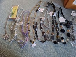 10 Halsketten, Modeschmuck