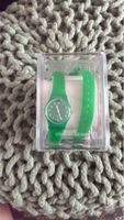 Montre Swatch verte neuve dans sa boîte d'origine