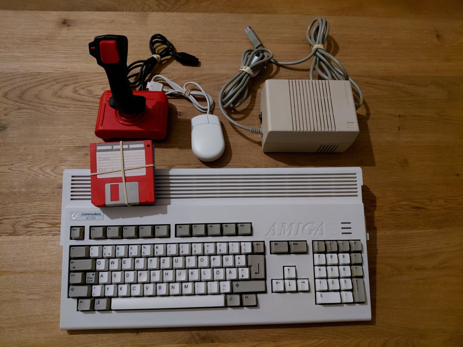 Commodore PCs: Amiga 1200  + 4GB CF – D'occasion à Beringen par Beringen75
