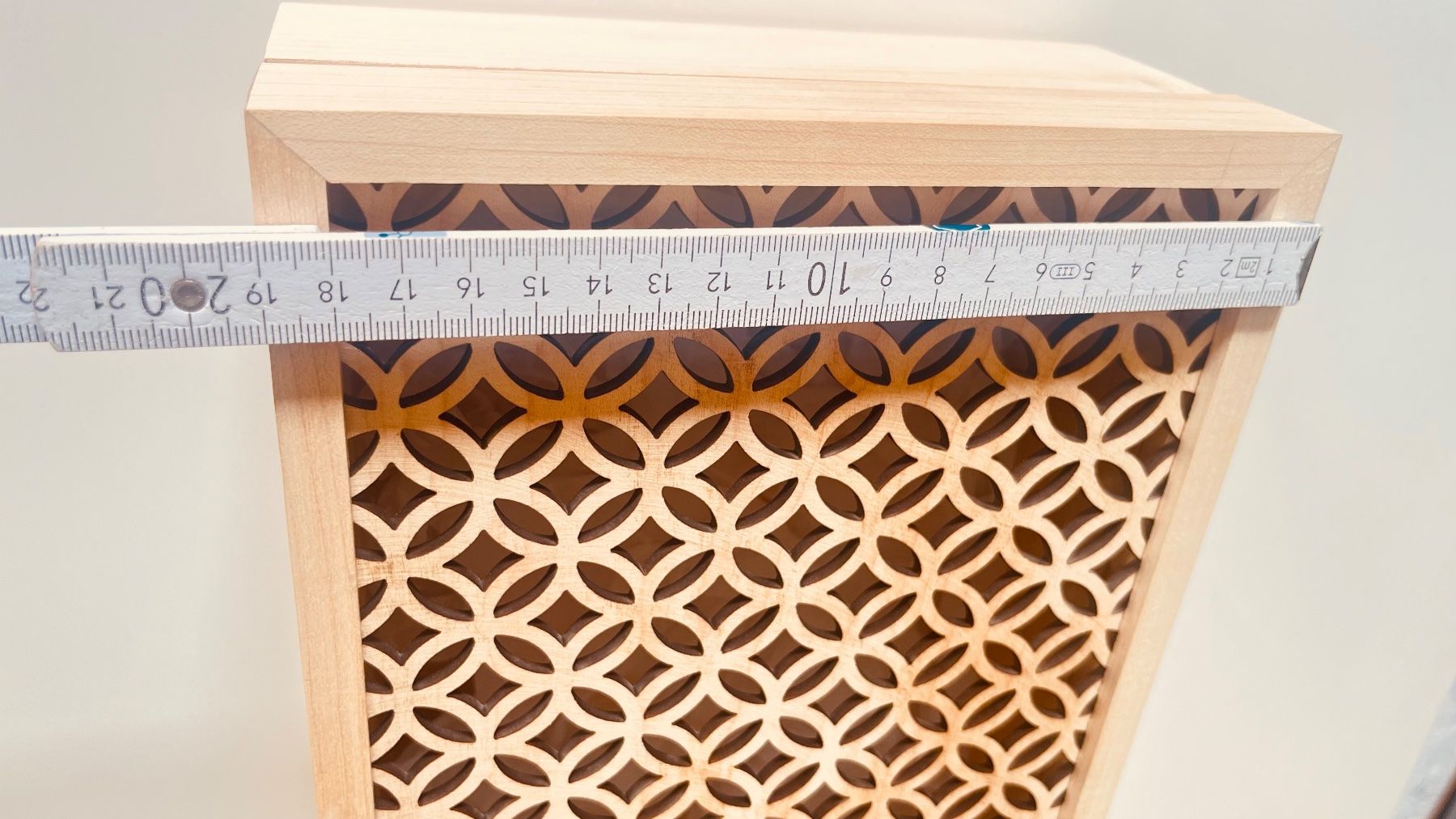Autres décorations & accessoires: Schöne Holzkiste mit Design – Neuf (Voir description) à Davos Platz par Infinity795 3