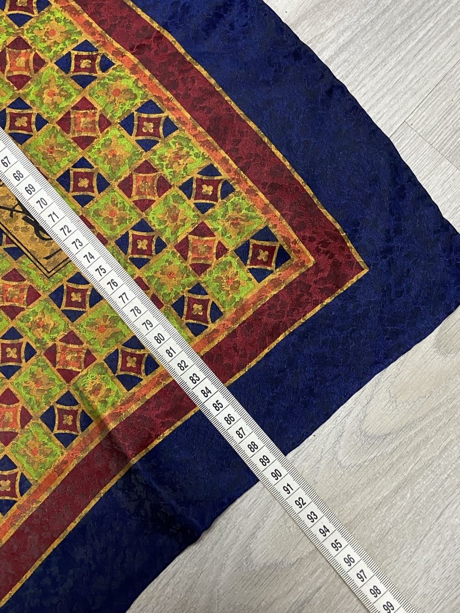Saint Laurent Foulards, Tücher & Schals: Foulard Yves saint Laurent – Gebraucht aus Montreux von Perledor 3