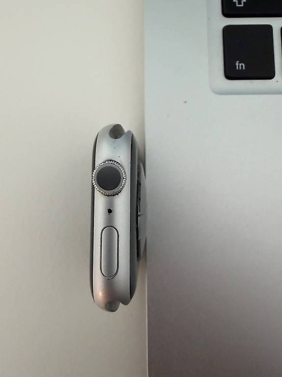 Apple Smartwatch: Apple Watch Series 9, 45 mm, defekt – Difettoso da Riehen venduto da babba1958 2