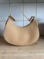 Elegante Halbmondtasche in Beige - von Manor
