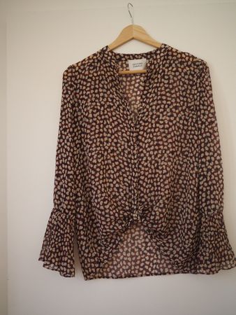 Second Female Bluse
