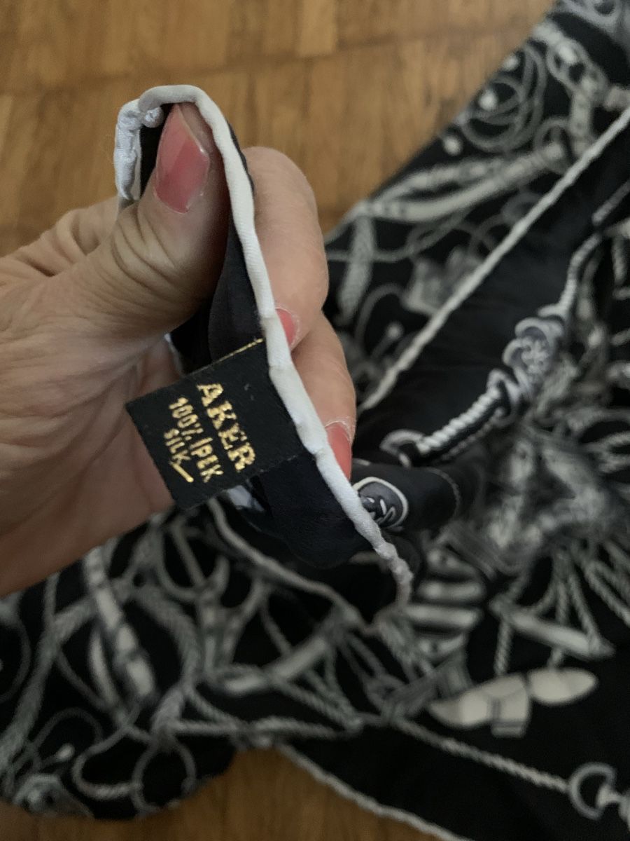 Foulards, Tücher & Schals: Aker seide foulard – Gebraucht aus Zürich von Nikuska32 2