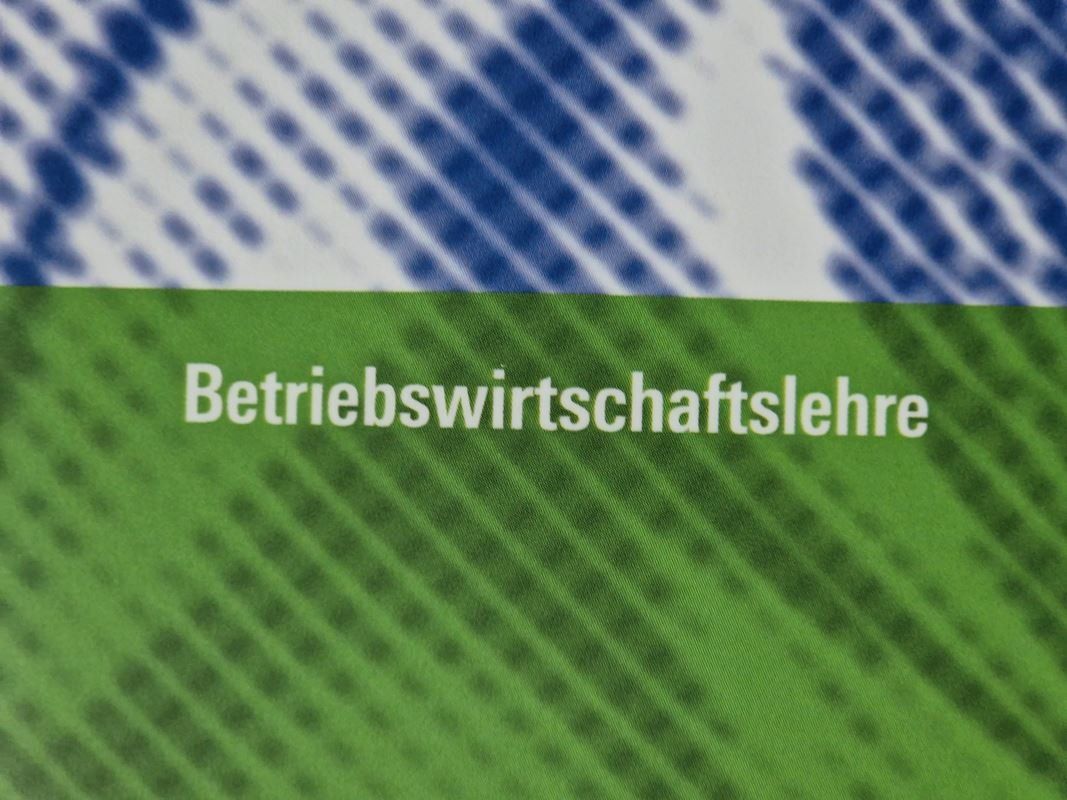 Bücher: Kursprogramm Set Projektinitialisierung Buch 1 und 2 – Gebraucht aus Muhen von Restwert_Muhen 2
