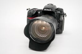 Nikon D300s mit 18-200m