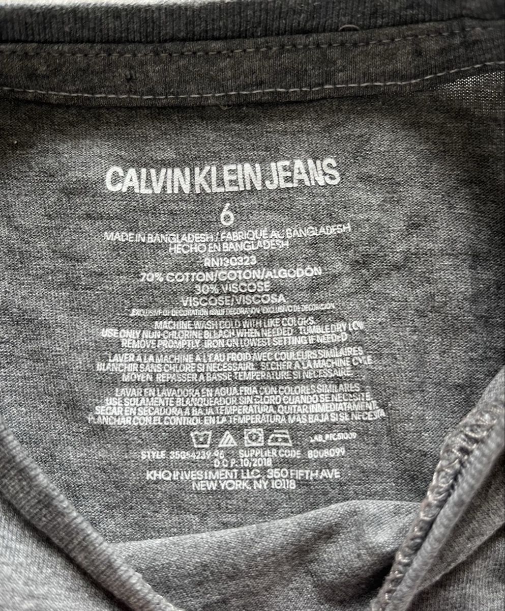 Calvin Klein Hemden, T-Shirts & Polos: T shirt – Gebraucht aus Bogis-Bossey von lis_sc9j 1
