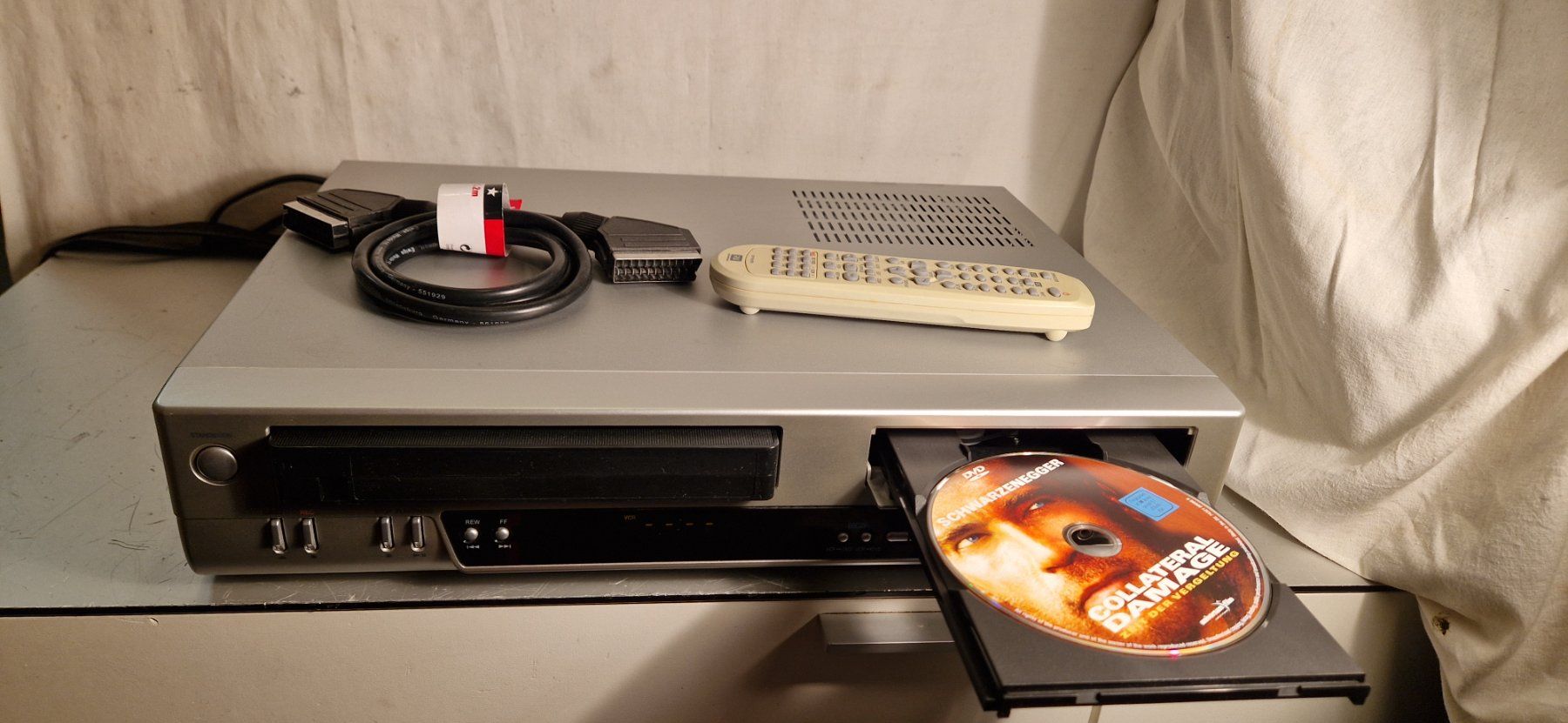 Tutti i VHS: VHS-/DVD Kombigerät mit Zubehör! – Usato da Zürich venduto da Lina049 7
