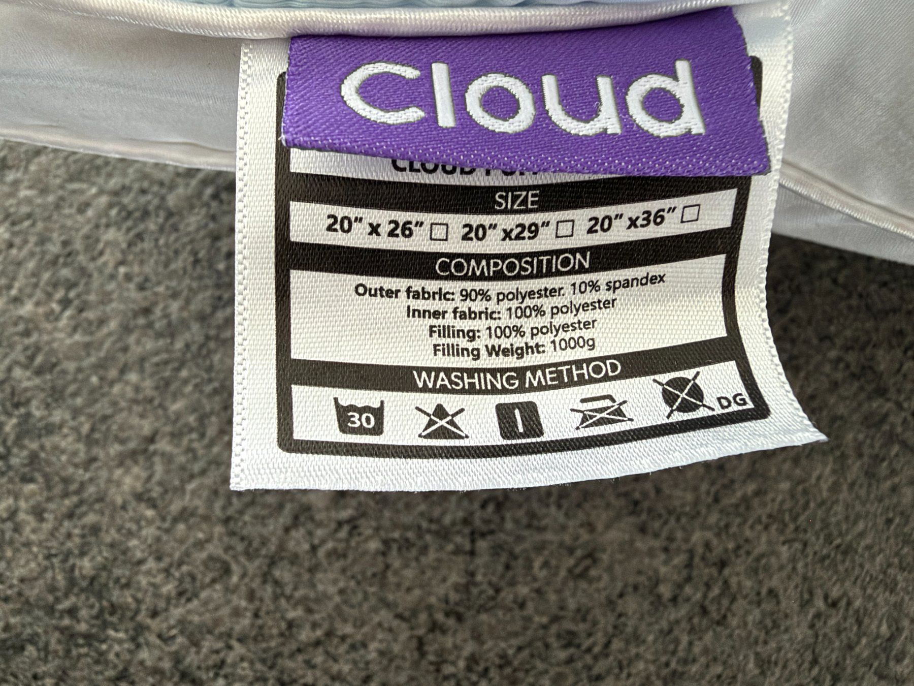 Cuscini: Kopfkissen von Cloud – Usato da Nottwil venduto da 9rooney 2