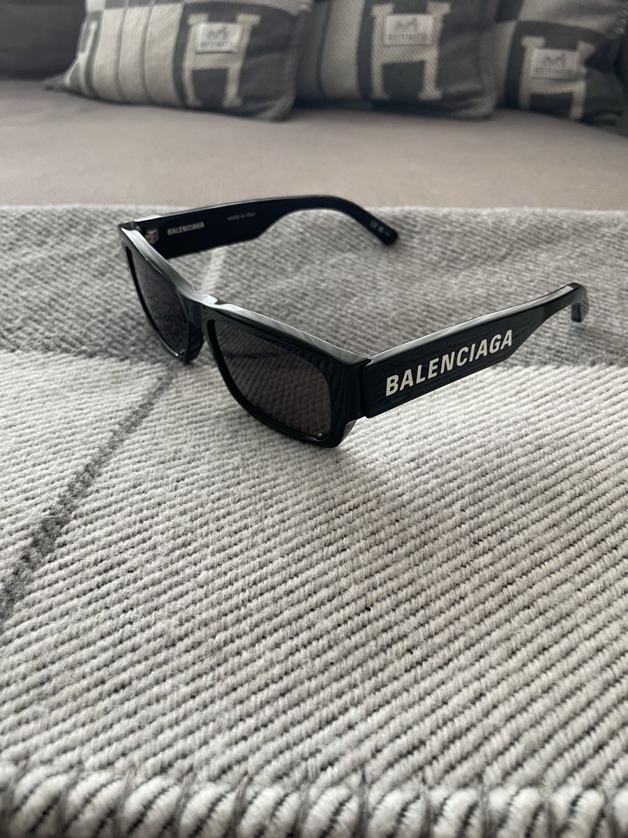 Lunettes & Verres: Sunglasses Balenciaga Rectangular Black  – D'occasion à Zug par Zuger1987 1