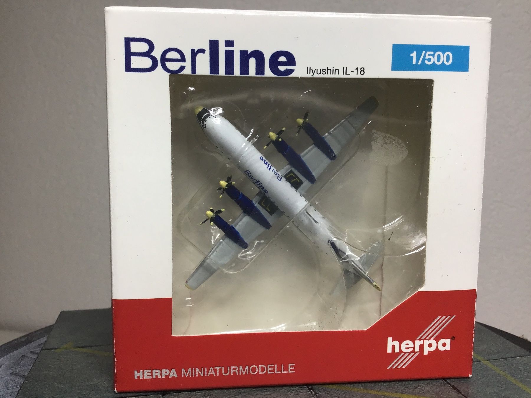 Herpa Modellbausätze & Standmodelle: Herpa IL-18 "Berline" 1/500 Flugzeugmodell – Gebraucht aus Männedorf von Modellbau-wyss 1