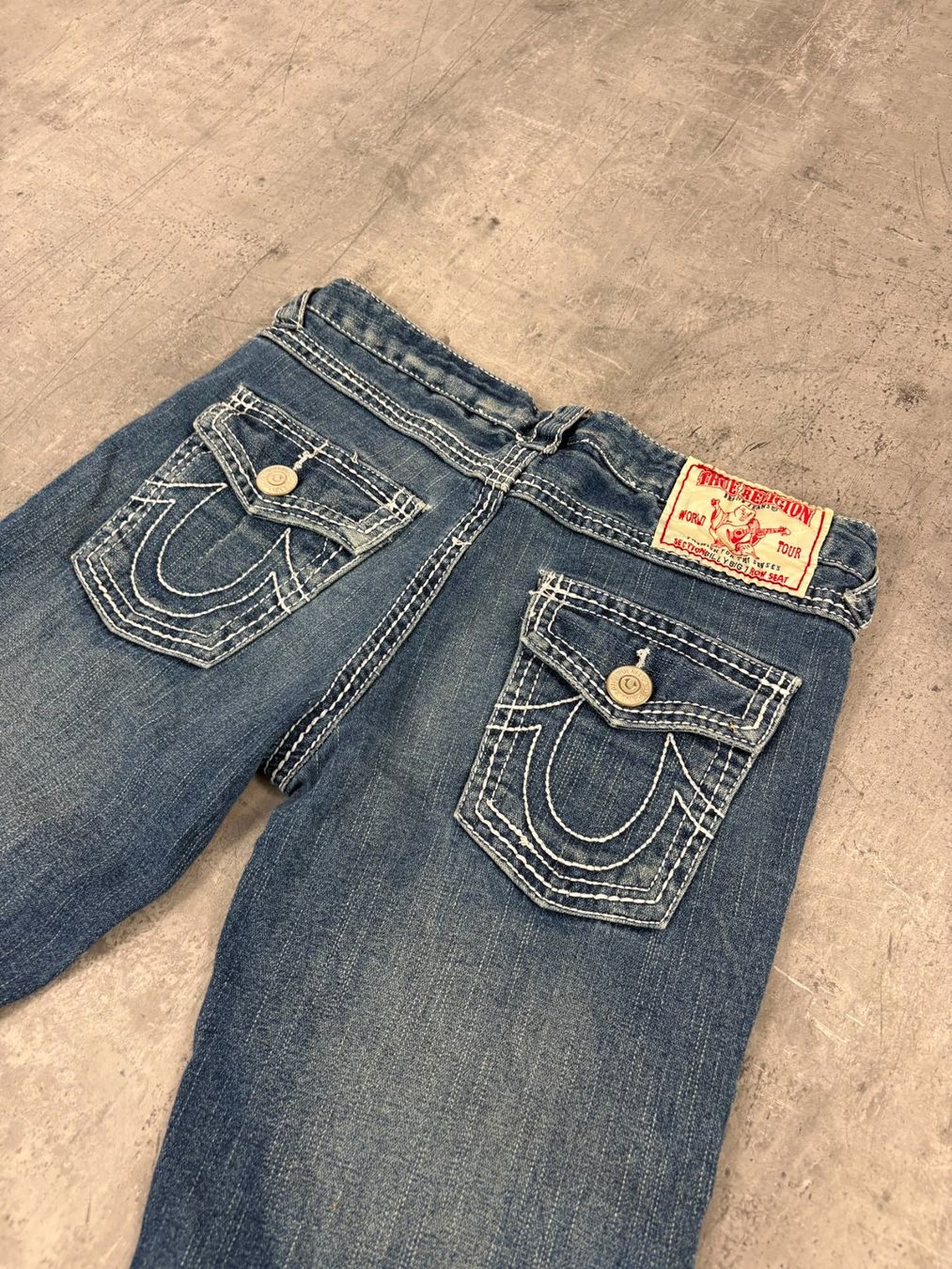 True Religion Jeans: Vintage True Religion Bootcut Flared Jeans (M) – Nuovo (secondo la descrizione) da Werdenberg venduto da hase.vintage