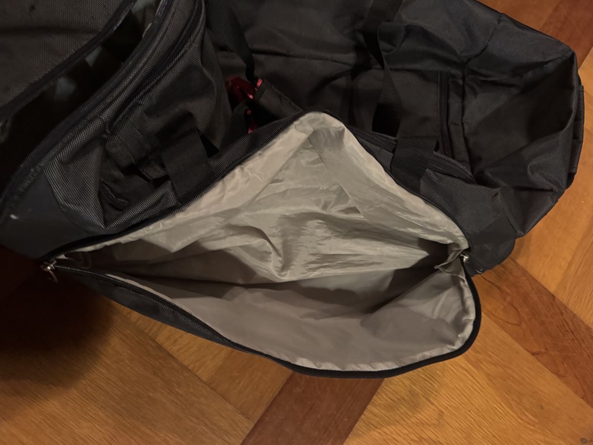 Kappa Valigie: Grosser  Kappa Reisetasche Grau  – Usato da Grindelwald venduto da yoloflip45 2