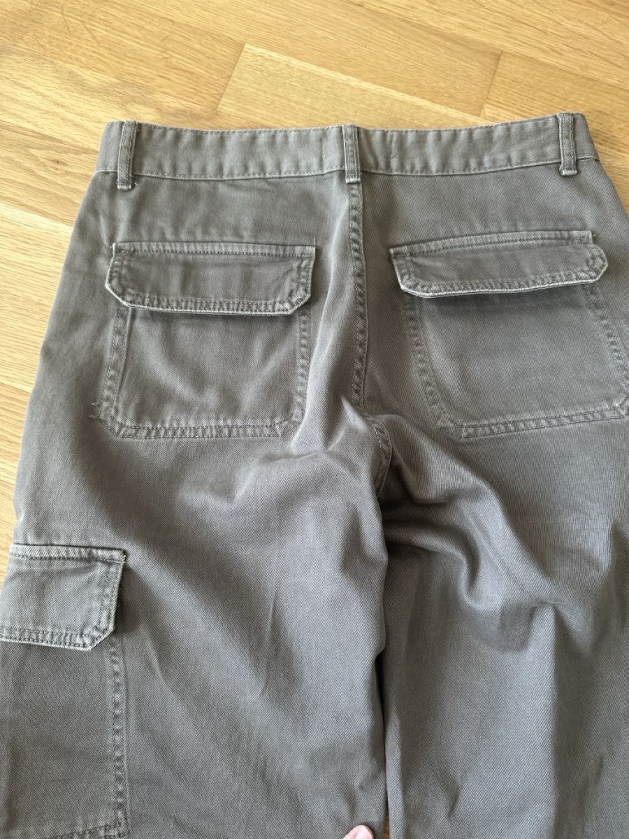 Bershka Hosen: Bershka Cargo Pants Grey Size 38 – Gebraucht aus Brittnau von iBazuka 1