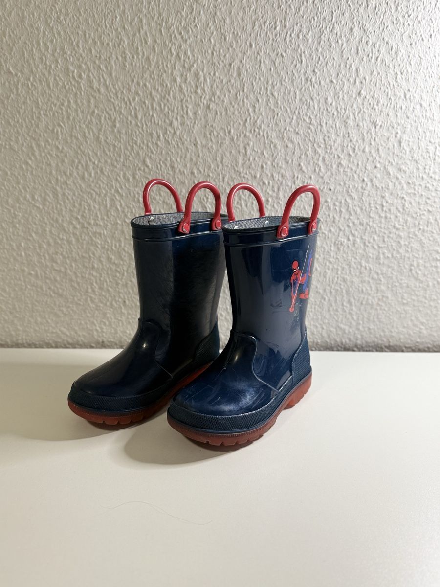 Chaussures garçon: Regenstiefel  Gr 25 – D'occasion à Wetzikon ZH par oli_bbq2