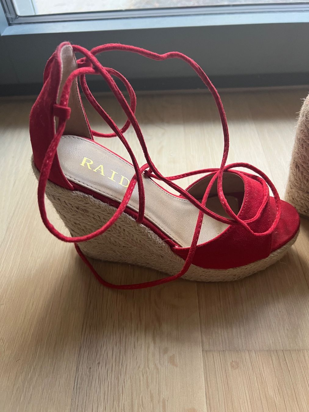 Scarpe da donna: Sandale mit Keilabsatz (NEU) – Usato da Dübendorf venduto da fadrinli 1