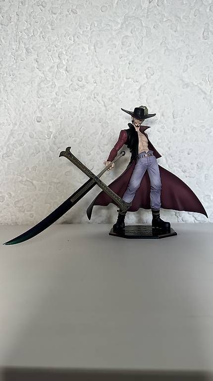 Statuette: P.O.P DX One Piece Hawk-eyed Mihawk Figur – Usato da Auenstein venduto da SaRijNarU