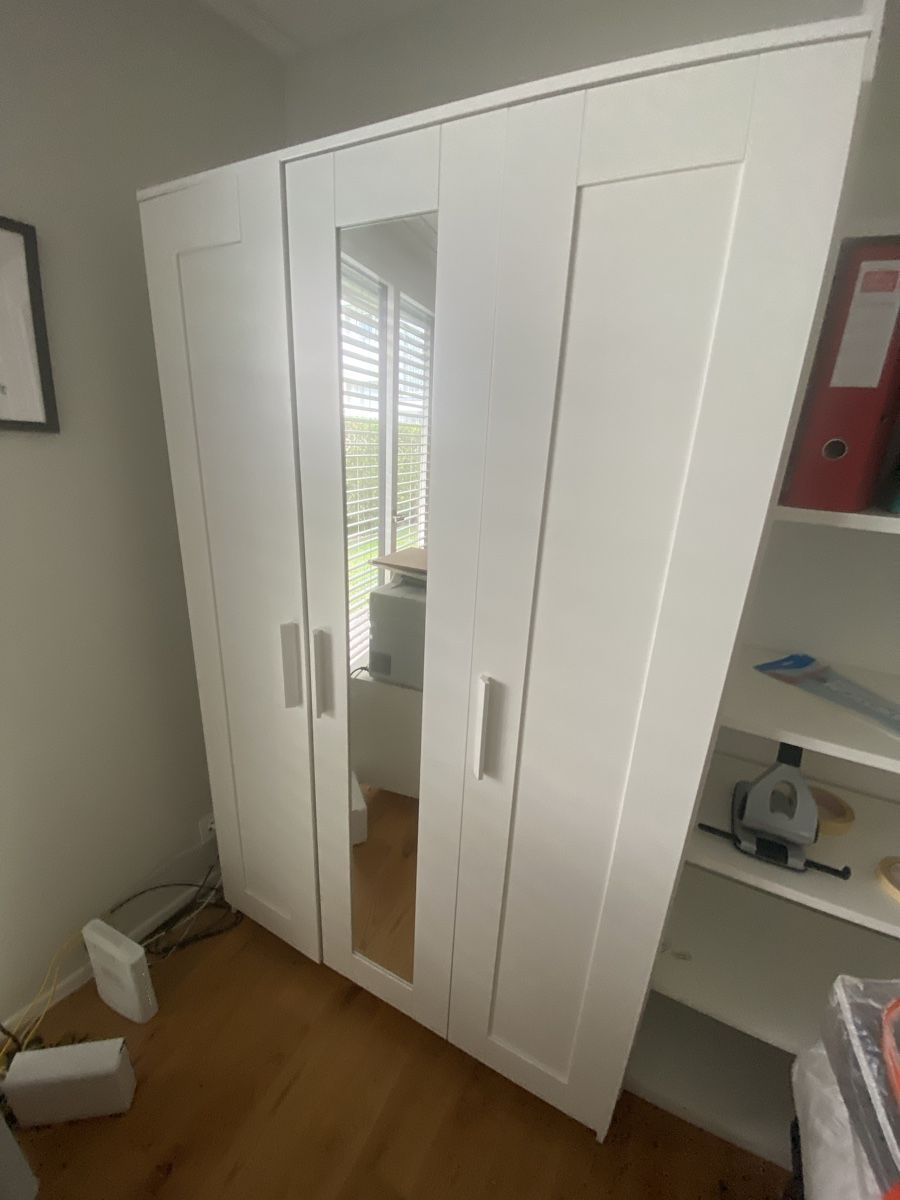 Armoires: Kleiderschrank IKEA – D'occasion à Stans par ematyi