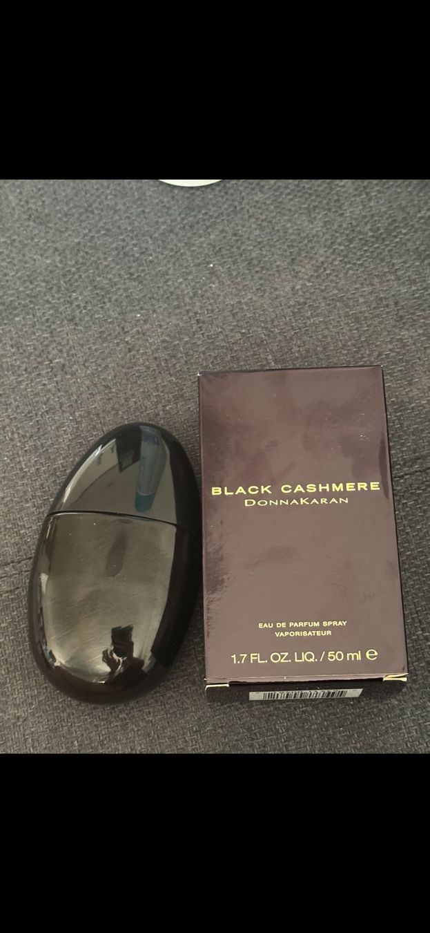 Parfum & Eau de Toilette: Black Cashmere Donna Karan 43/50ml rare – Neu (gemäss Beschreibung) aus Kriens von Cloudyroom
