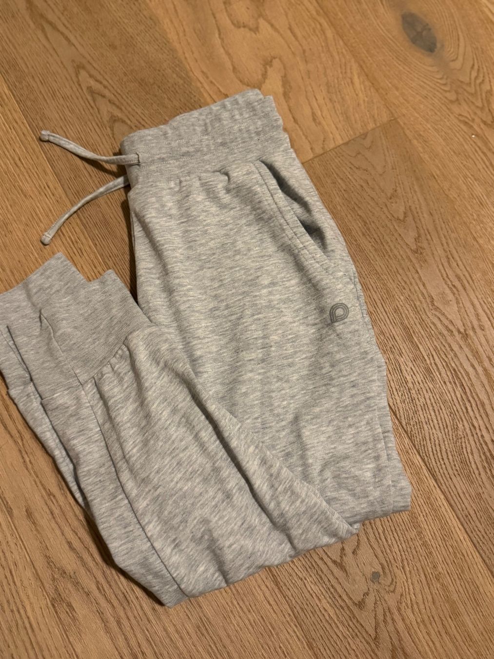 Pantaloni: Graue bequeme jugendlicheTrainingshose Grösse 164 – Usato da Uster venduto da Pboller 2