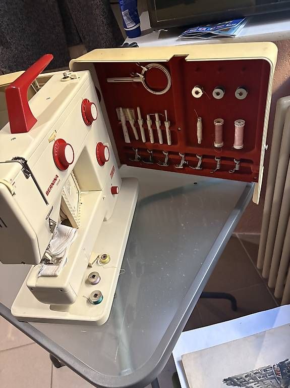 Macchine da cucire: Machine à coudre Bernina 900 – Usato da La Chaux-de-Fonds venduto da reg_yw68 2