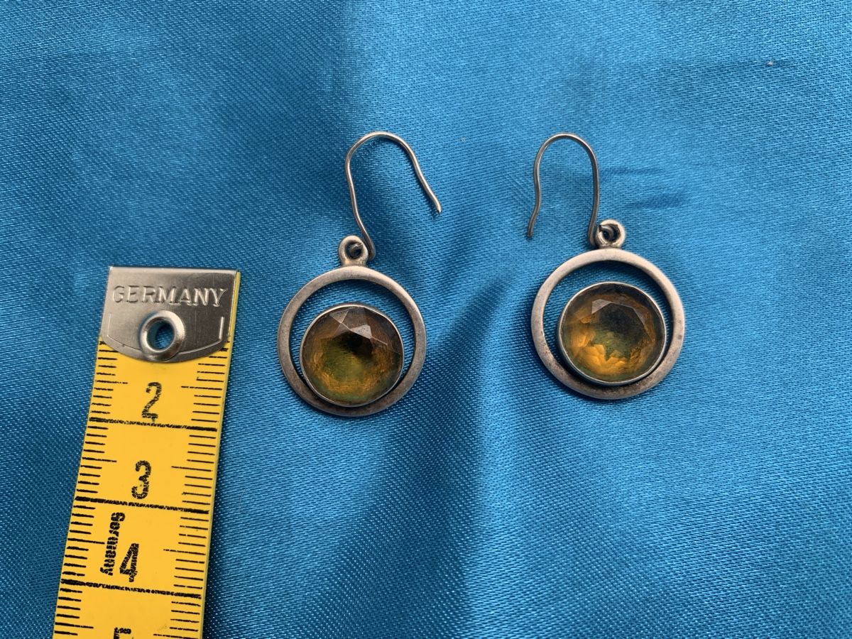 Ohrringe & -stecker: Ohrringe – Gebraucht aus Wetzikon ZH von jol_6cb8