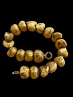 Originales Gold Armband mit Jura-Herz-Fossilien (ein Unikat)