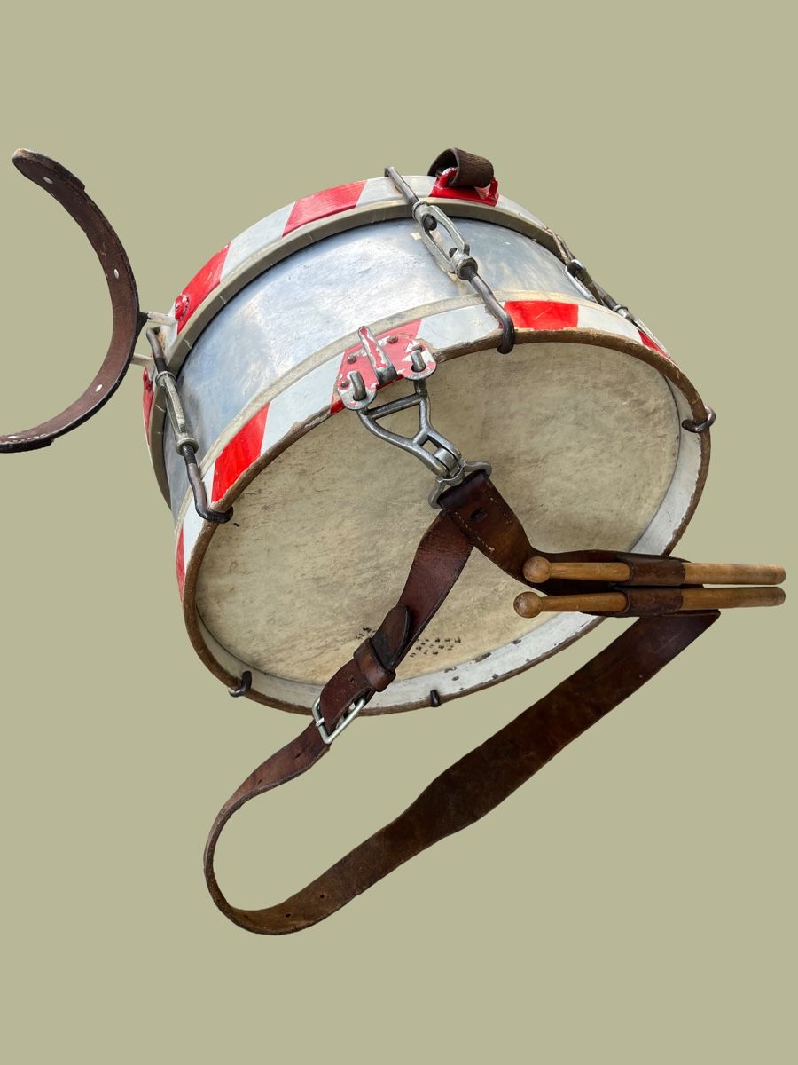 Schweizer Armee Musikinstrumente: Tambour Militaire Suisse 1934 WW2 – Gebraucht aus Bellevue von Belafer