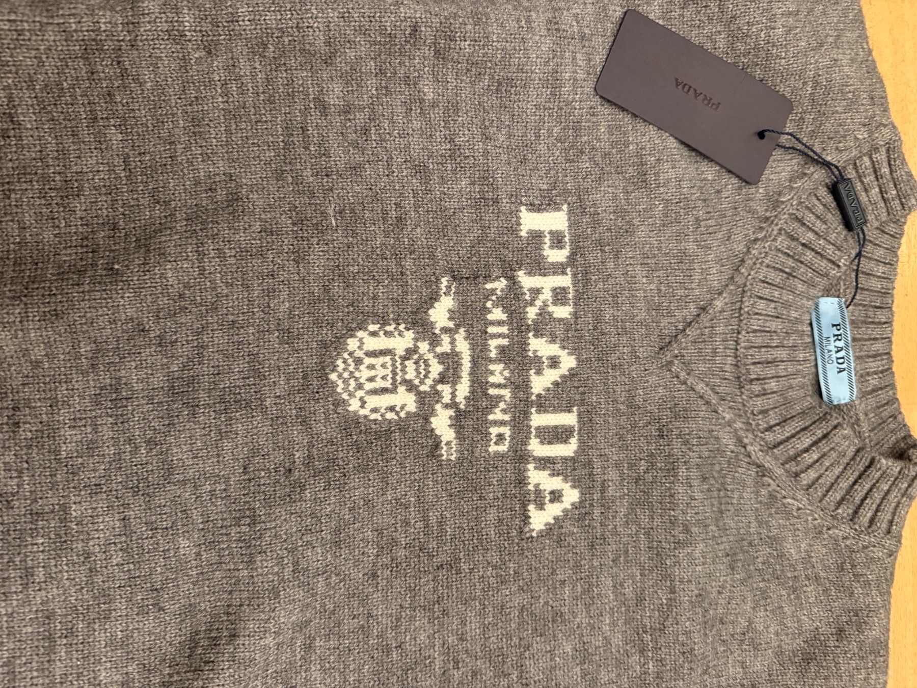 Prada Pulls & Sweat-shirts: Strickpulli Prada – Neuf (Voir description) à Steffisburg par lar_q96b 1