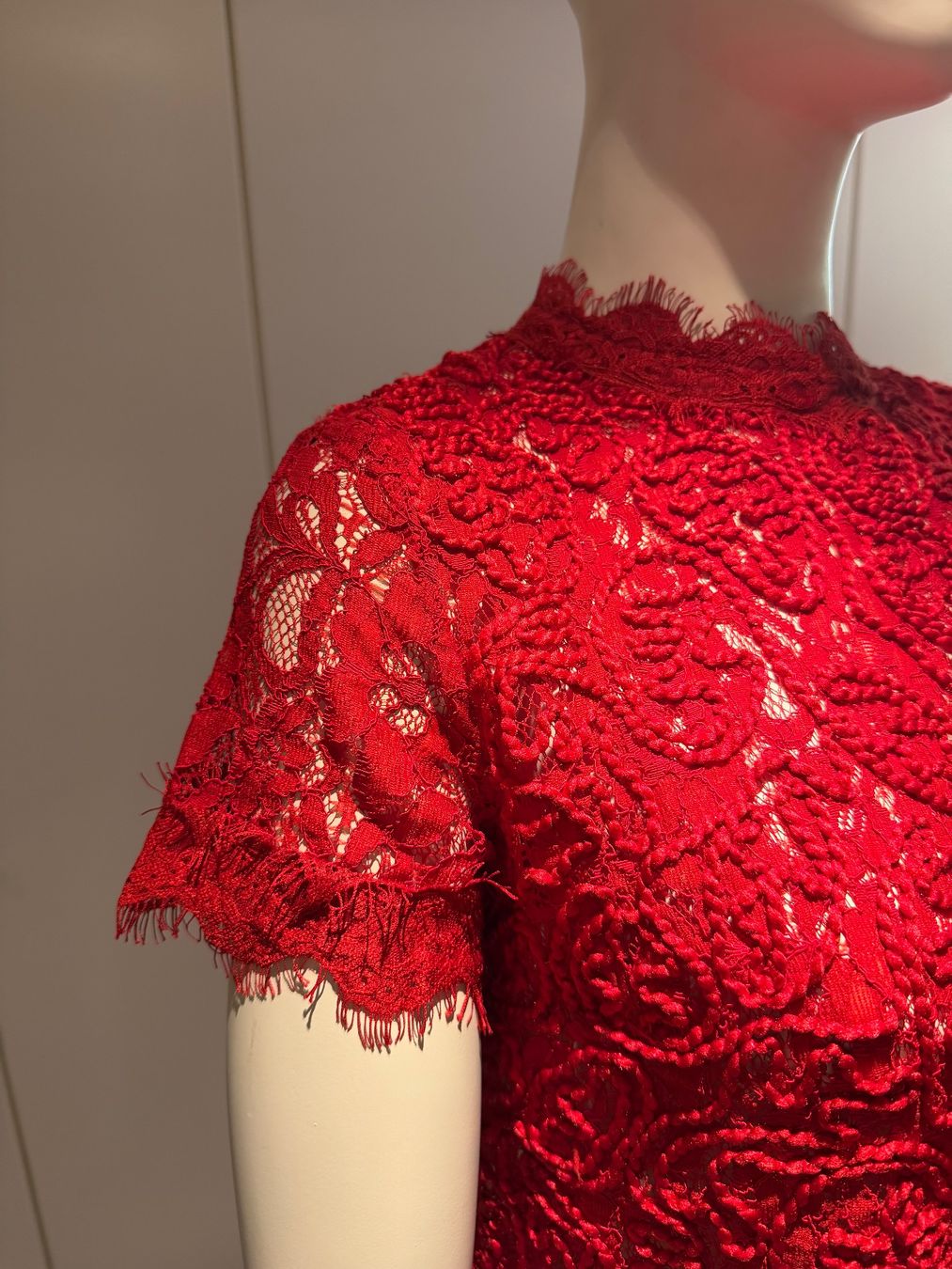 Tops: CHic pull rouge en dentelles  36 – Neu (gemäss Beschreibung) aus Genève von fto_sz8d 3