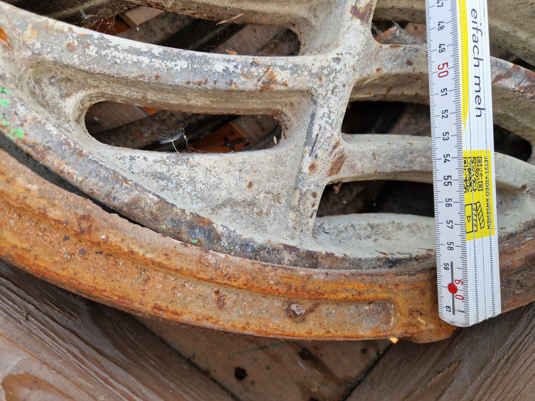 Gitter & Roste: Schachtdeckel – Gebraucht aus Aeschi b. Spiez von GH3703 1
