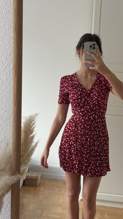 Sommerkleid rot/weiss Blumen Wickelkleid Gr. XS Minkpink