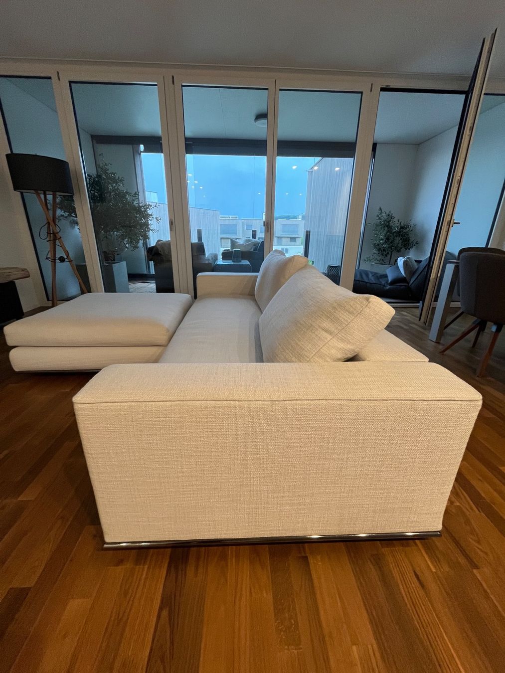 Minotti Sofas: Minotti Hamilton Sofa und Hocker – Neuf (Voir description) à Wabern par mel_tg52 5