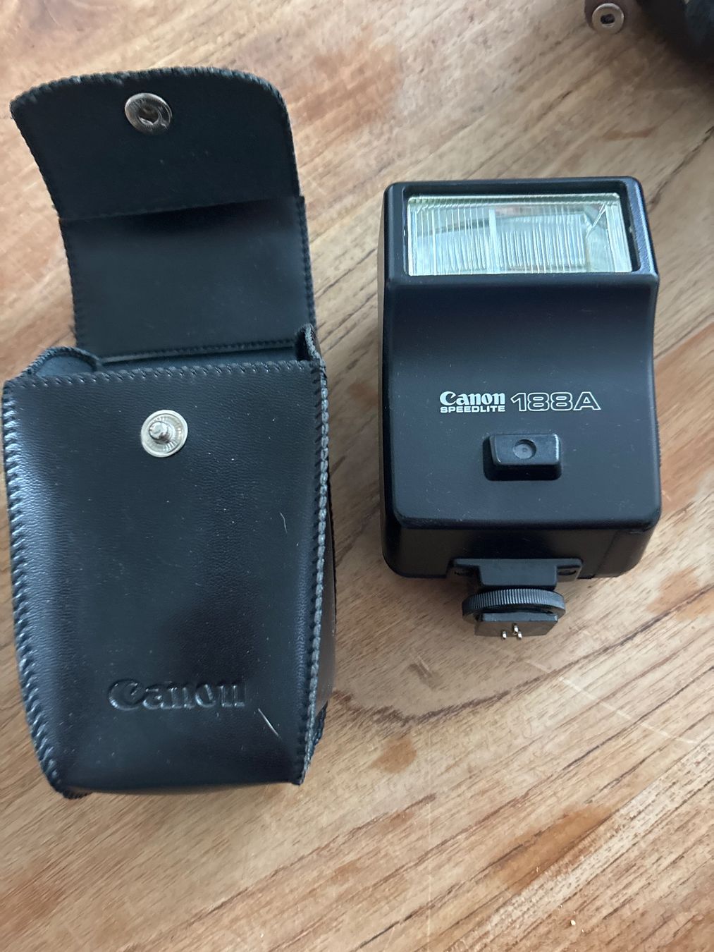 Canon Flash: Blitzgerät Canon Speedlite 188A mit Tasche gebraucht – Usato da Kriens venduto da Mollinos 7