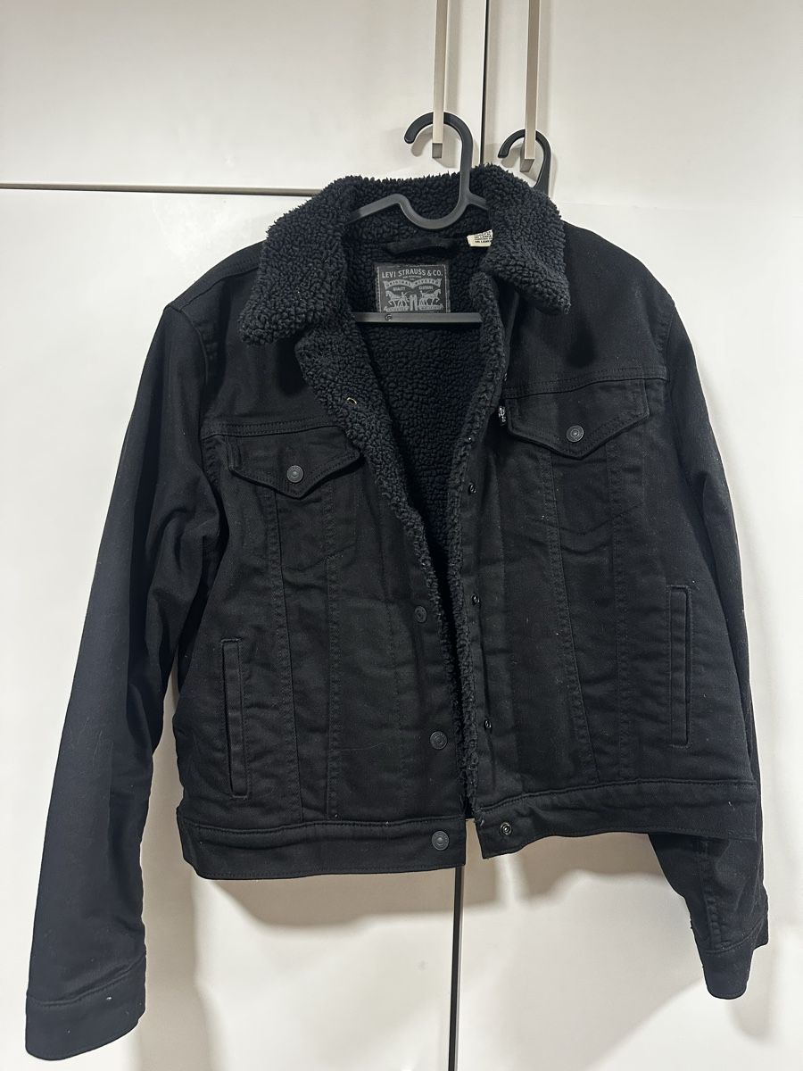 Levi's Giacche: Levi's denim jacket black size M sherpa lined used – Usato da Renens VD venduto da ana_rc68