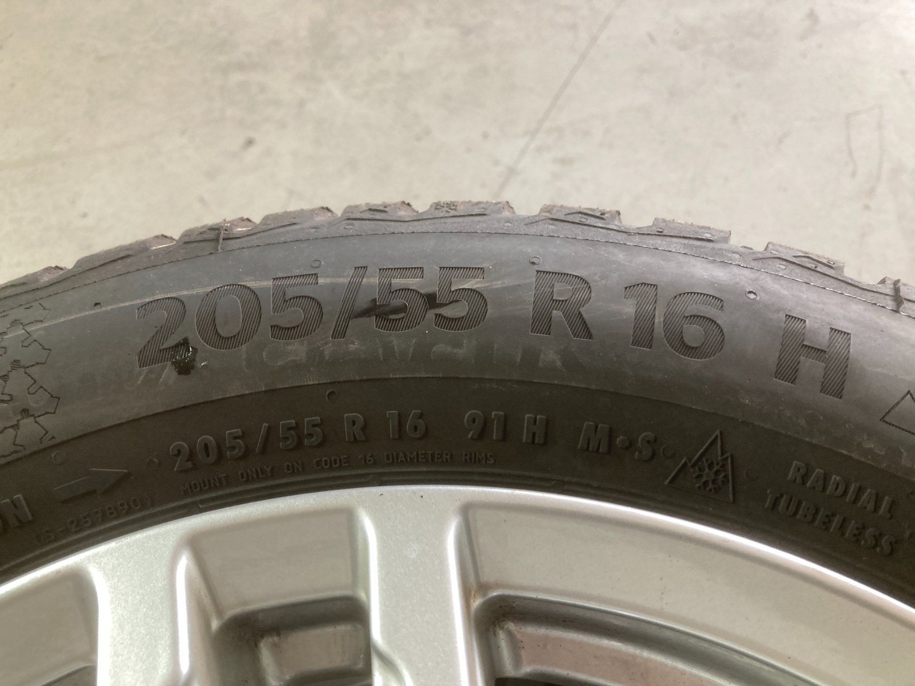 Kia Pneumatici & Ruote complete: 205/55R16 Winterräder Kia Ceed Continental – Usato da Cham venduto da WB2223 6