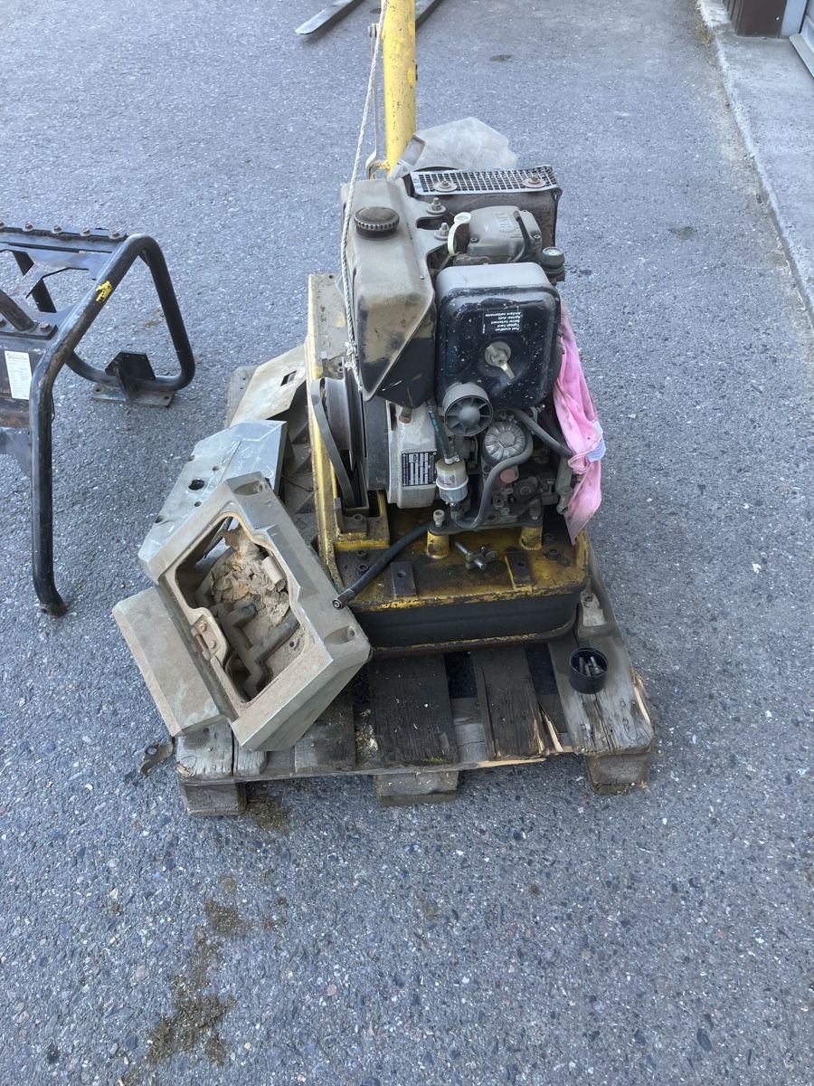 Tutte le macchine: Vibroplatte Wacker 390Kg ->defekt – Difettoso da Menznau venduto da Nav6 2